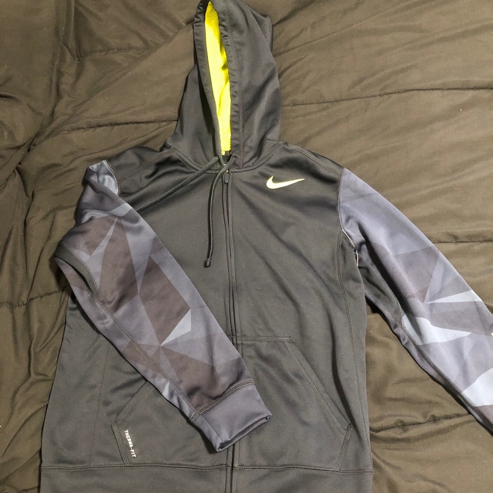 nike therma-fit zip up